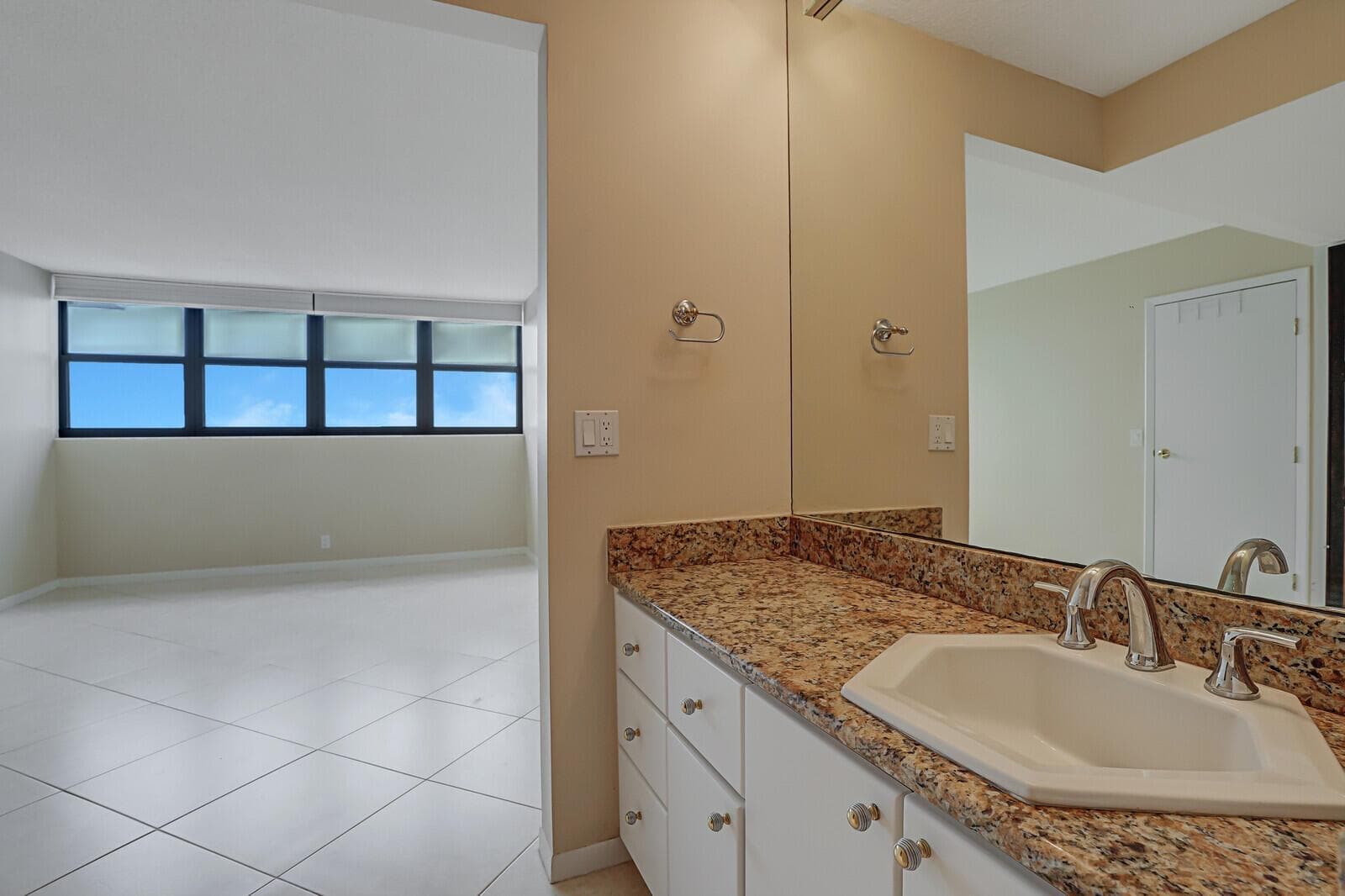 336 Golfview Road 1115 photo 21