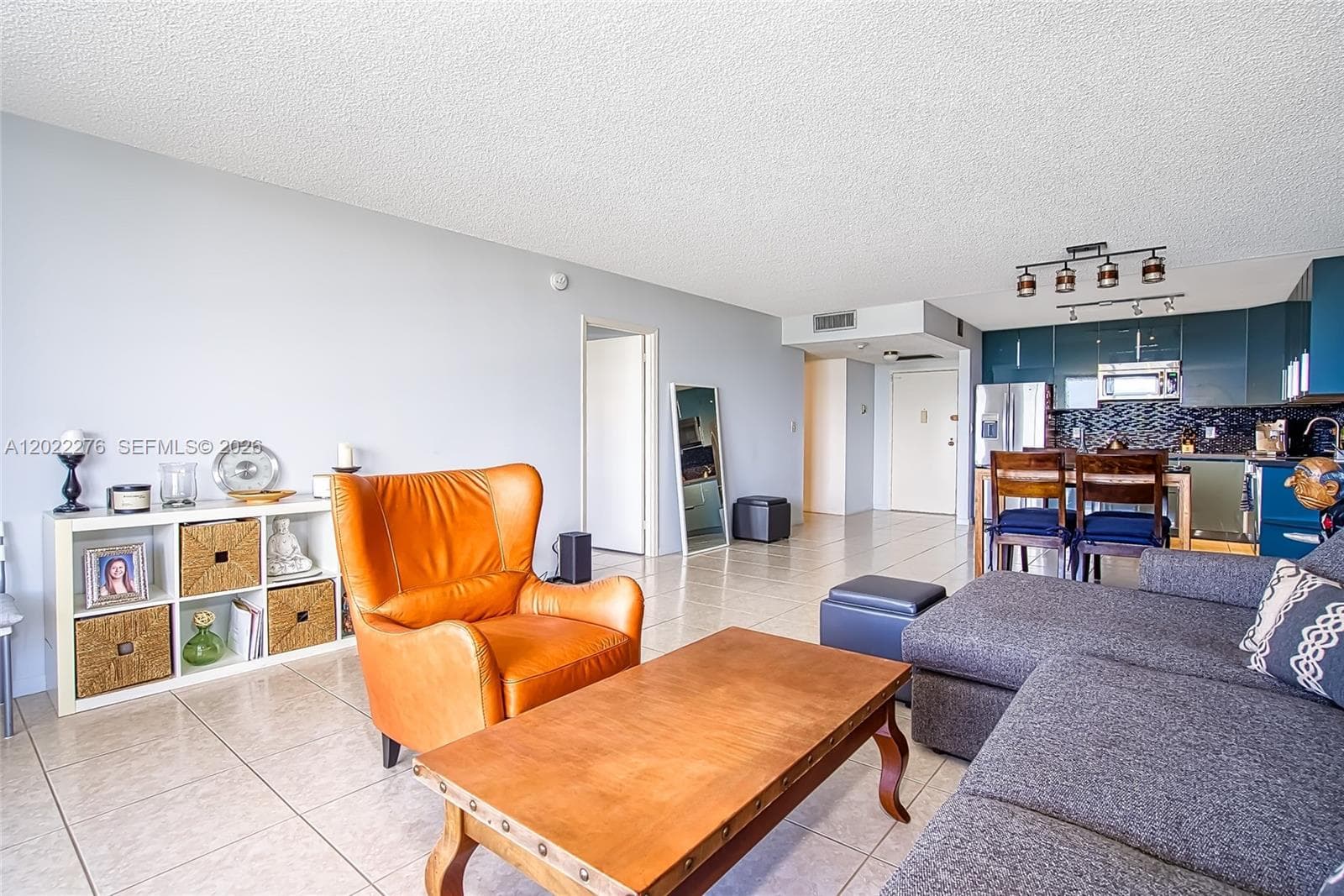 2500 Parkview Dr 911 photo 6