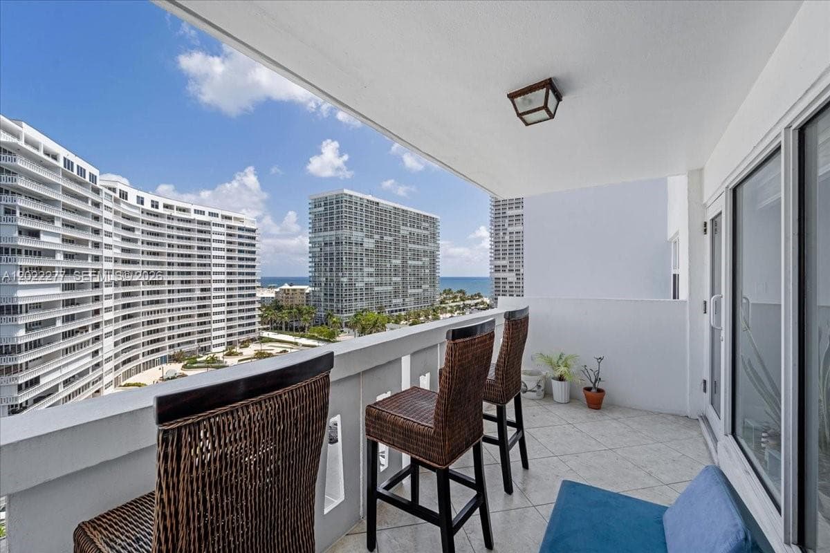 2100 Ocean Dr 10E photo 3
