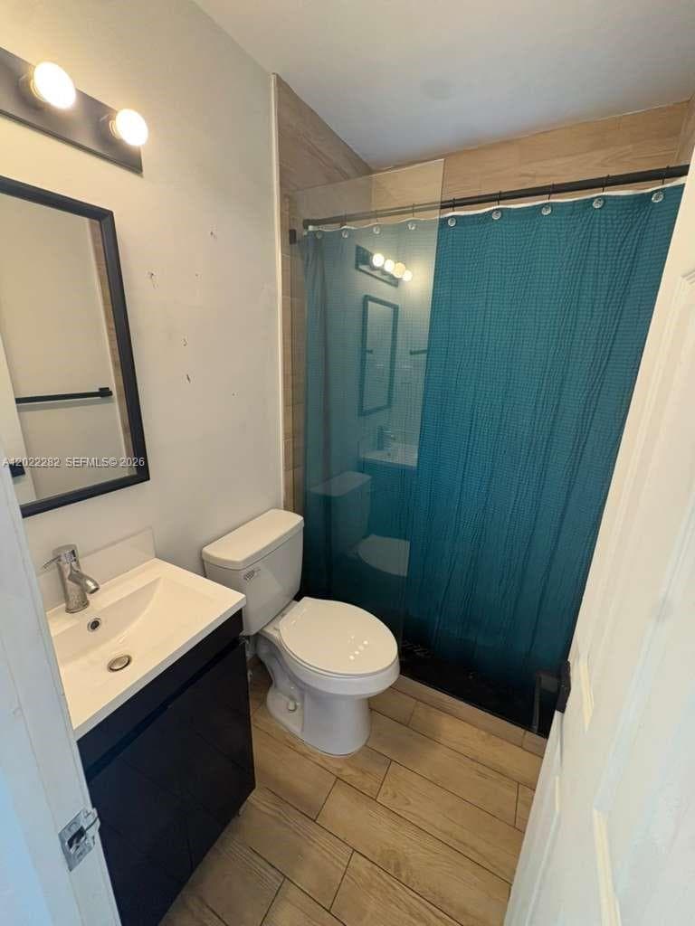 3210 Canal Dr 5 photo 3