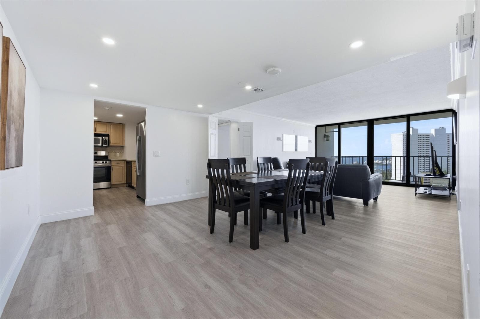 5600 N Flagler Drive 1605 photo 2
