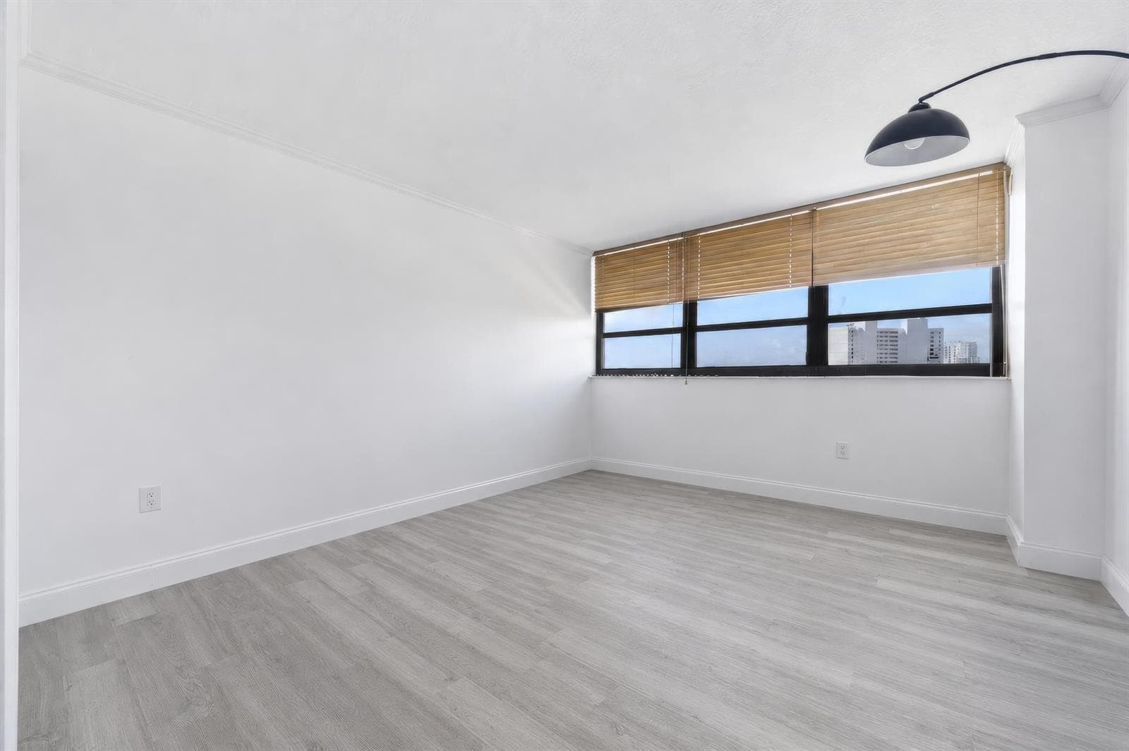 5600 N Flagler Drive 1605 photo 12
