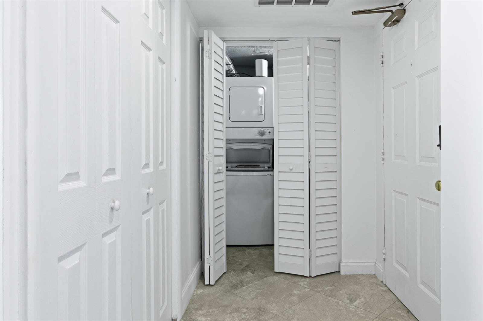 5600 N Flagler Drive 1605 photo 14
