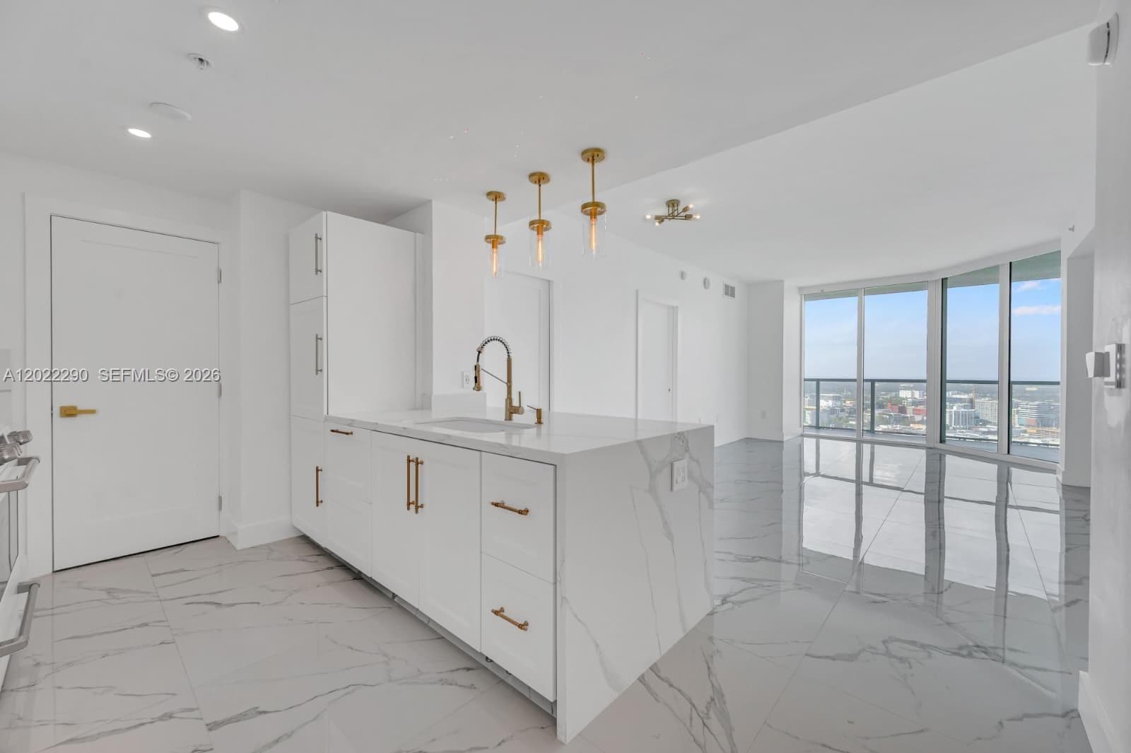 1900 Bayshore Dr 3716 photo 2
