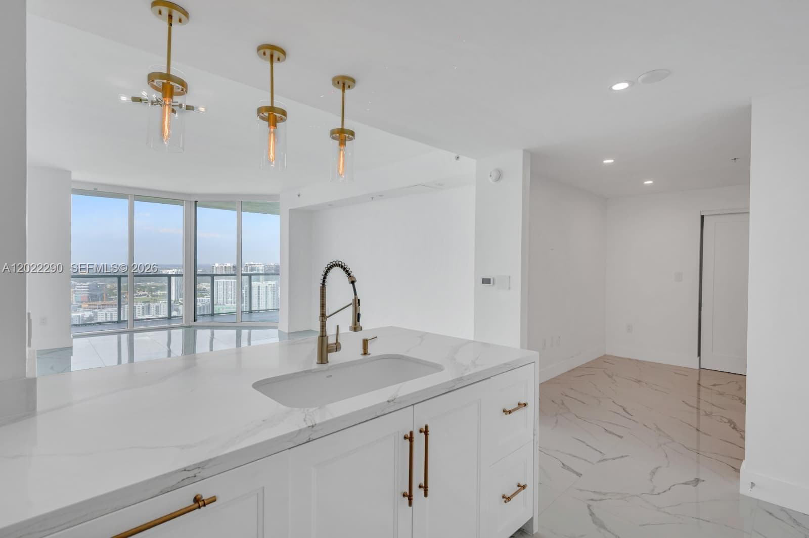 1900 Bayshore Dr 3716 photo 1