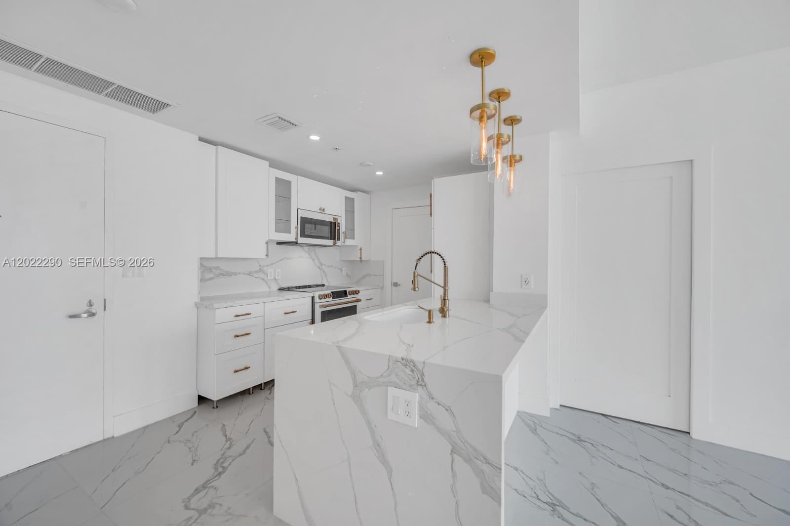 1900 Bayshore Dr 3716 photo 4