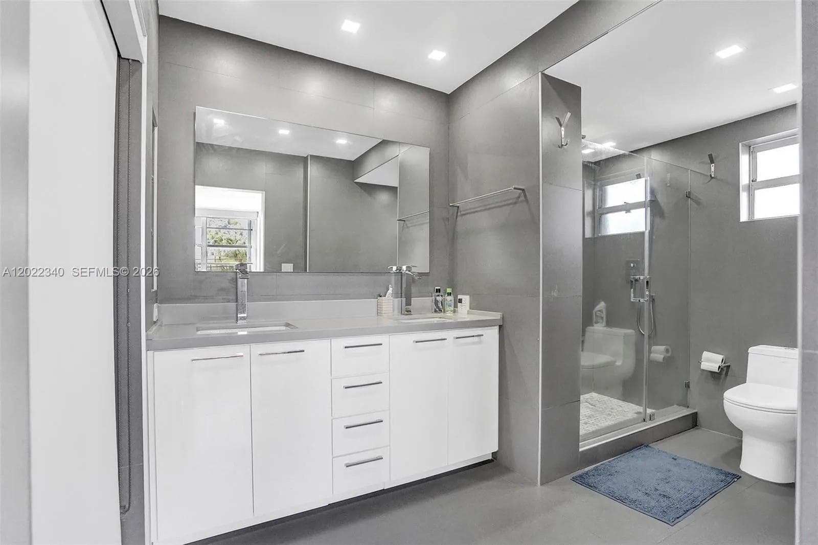 9180 W Bay Harbor Dr 2C photo 4