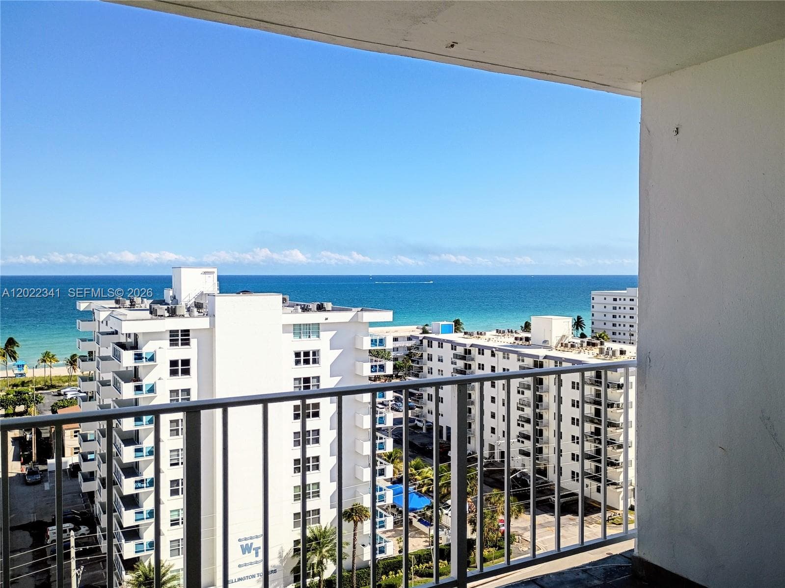 1410 Ocean Dr 1208 photo 2
