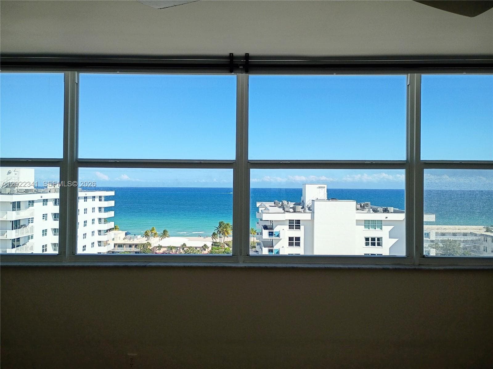 1410 Ocean Dr 1208 photo 7