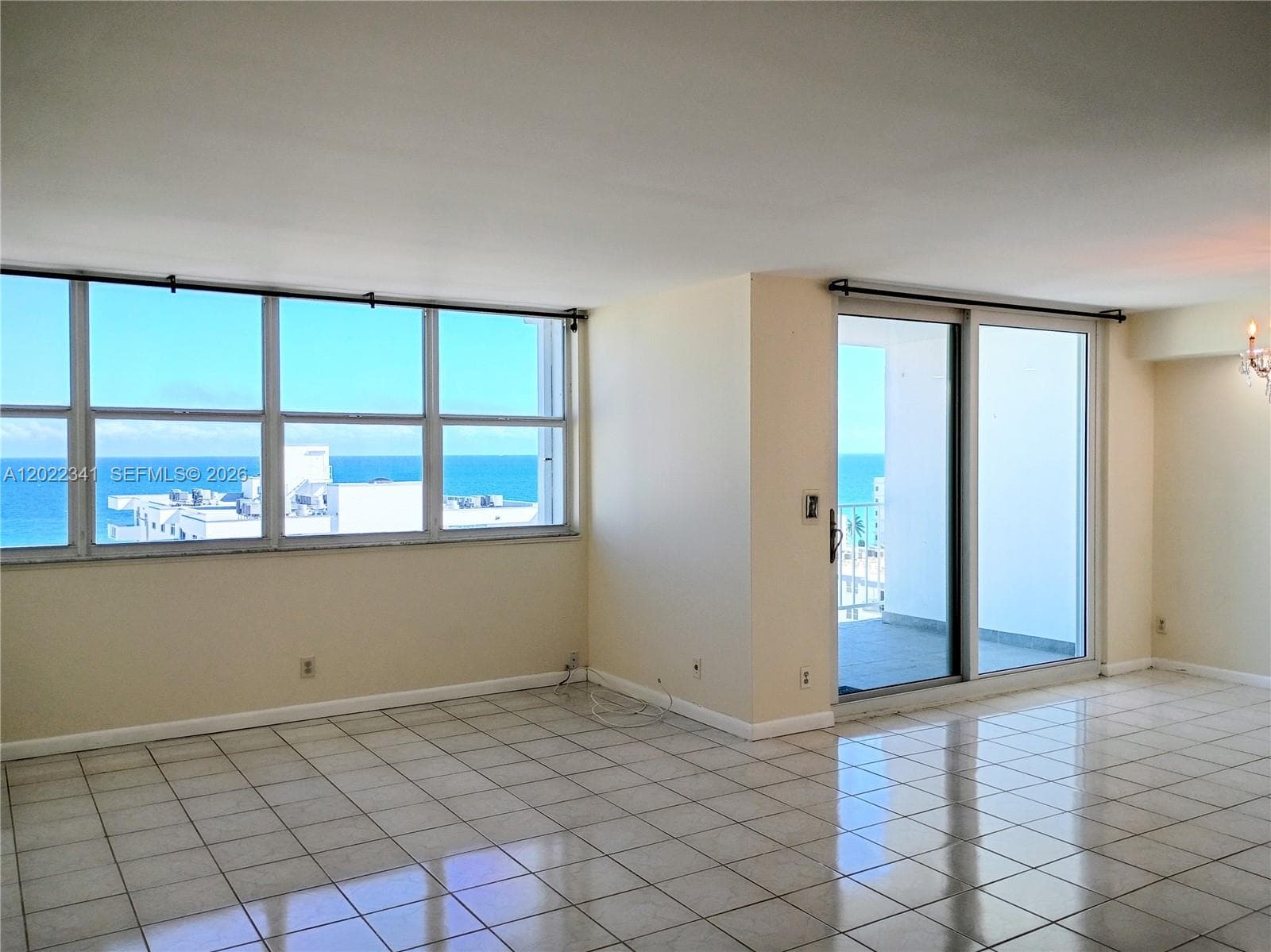 1410 Ocean Dr 1208 photo 5