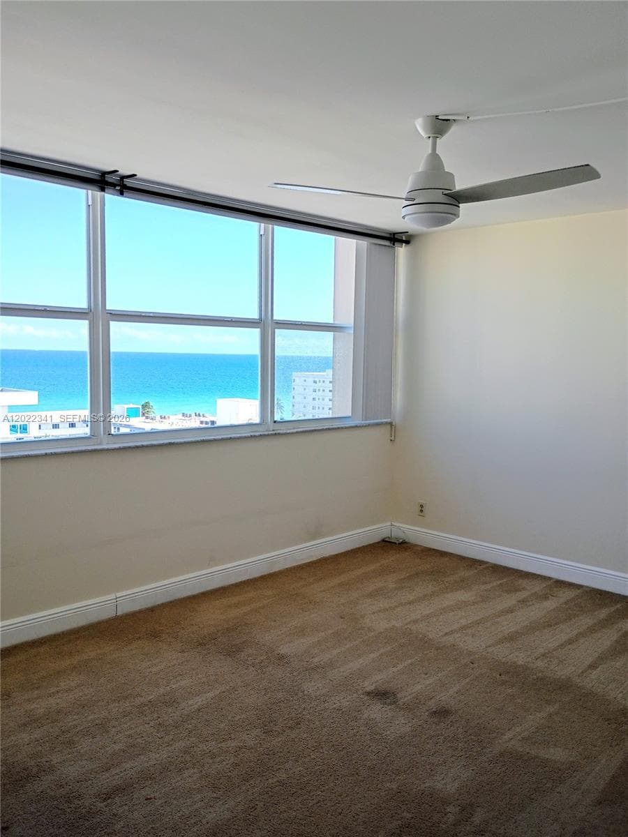 1410 Ocean Dr 1208 photo 8