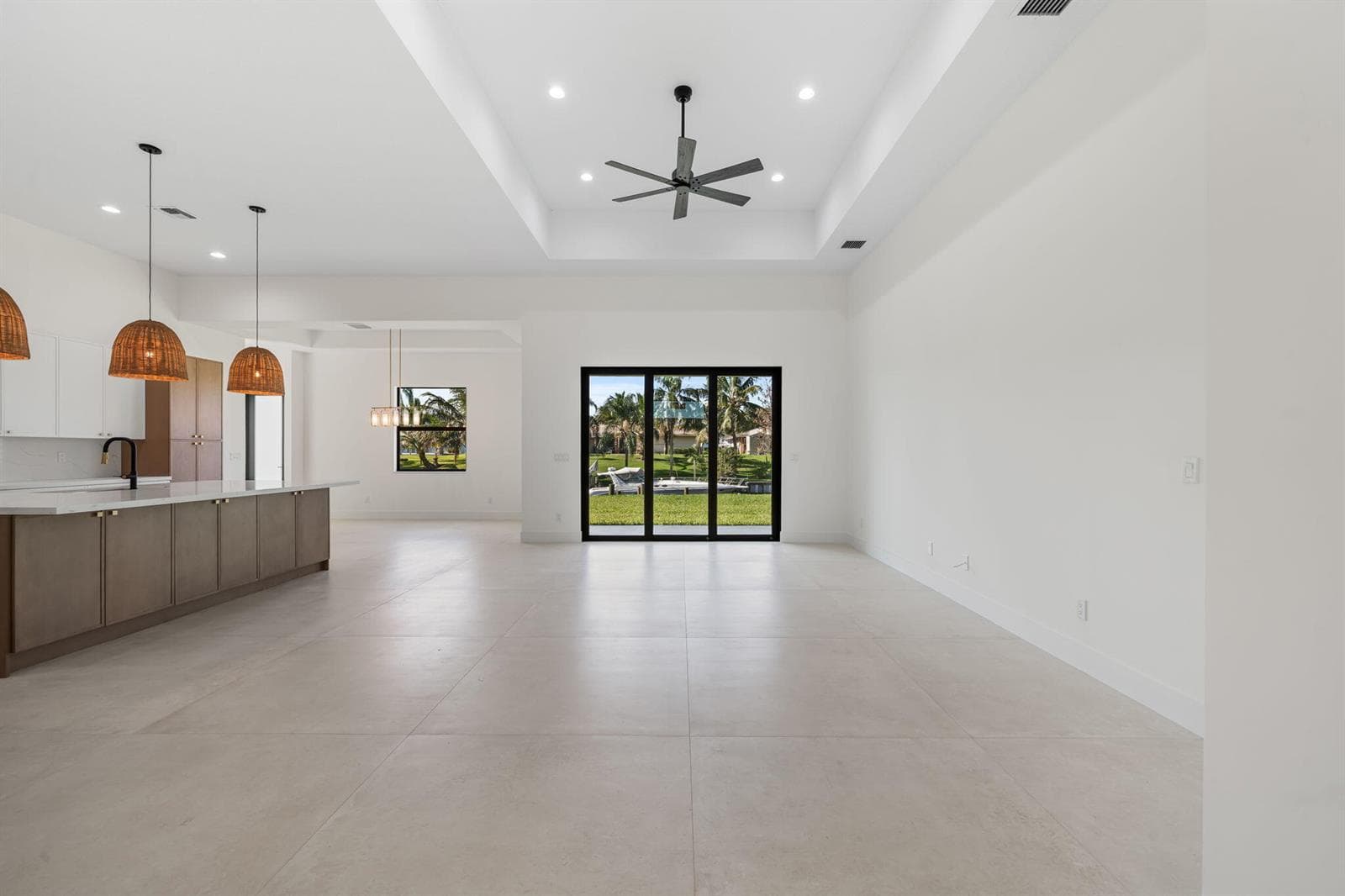 632 SE Seahouse Drive photo 13