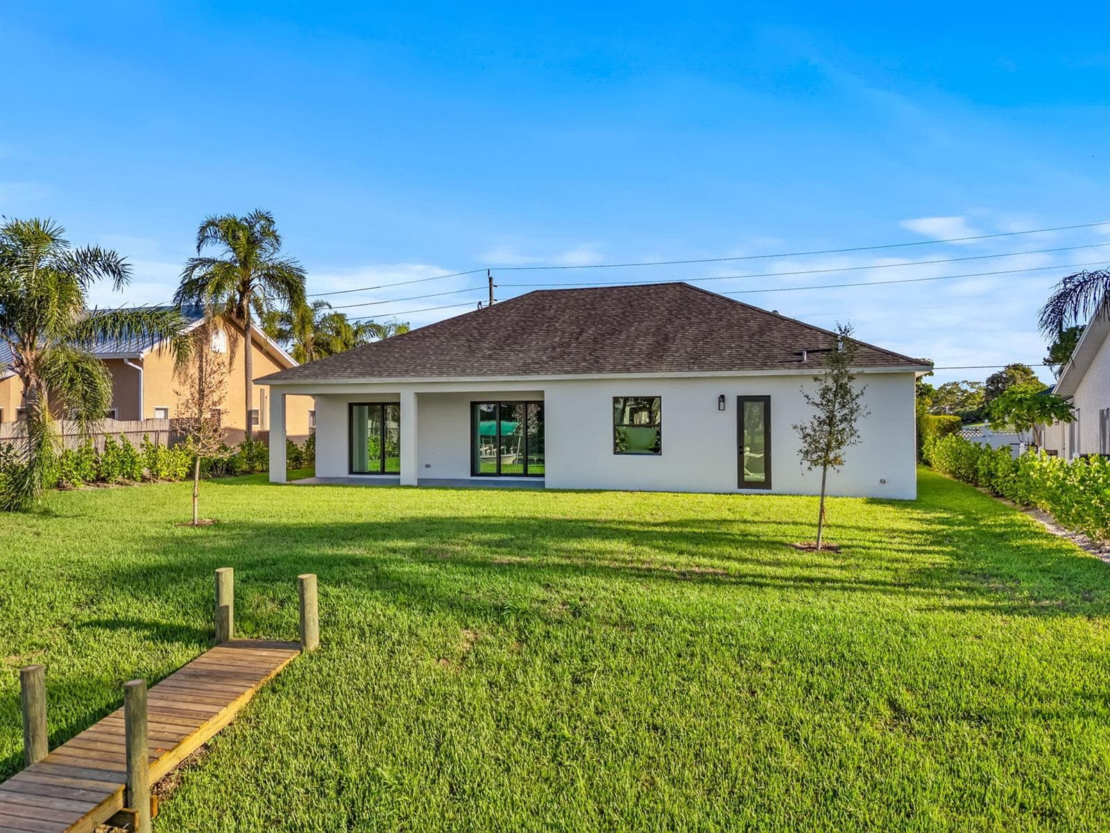 632 SE Seahouse Drive photo 3