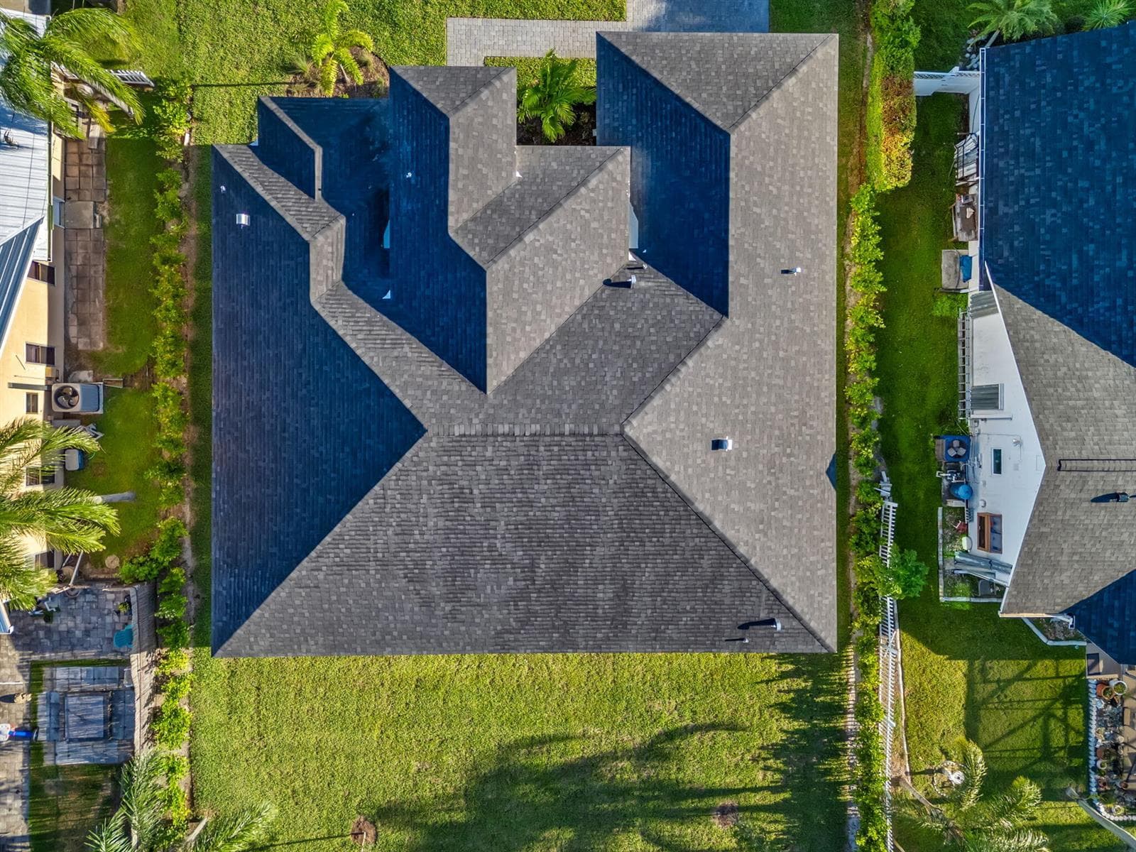 632 SE Seahouse Drive photo 5