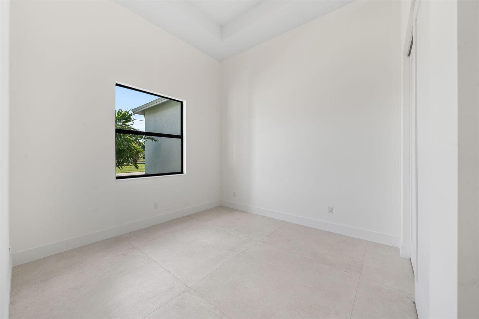 632 SE Seahouse Drive photo 10