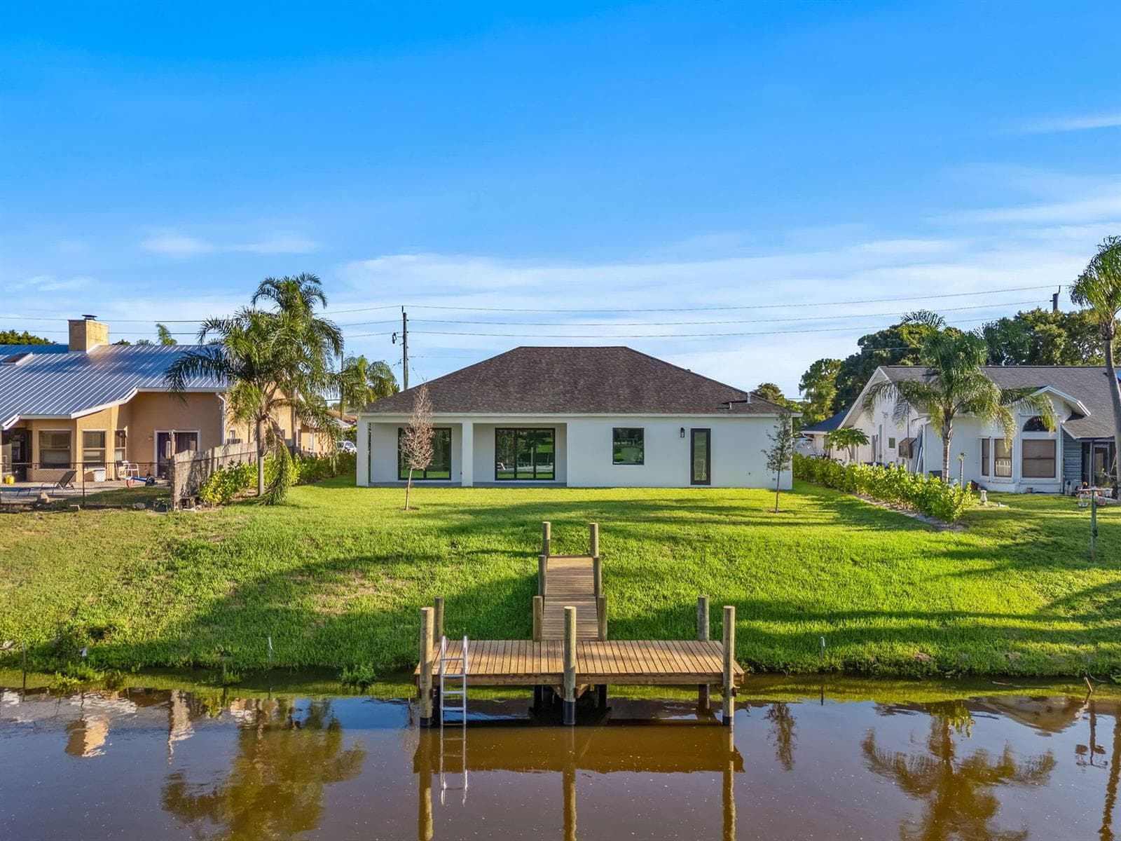 632 SE Seahouse Drive photo 4