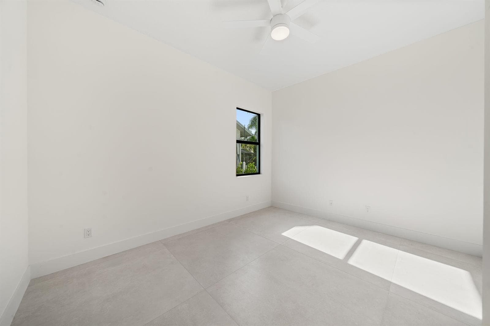 632 SE Seahouse Drive photo 25
