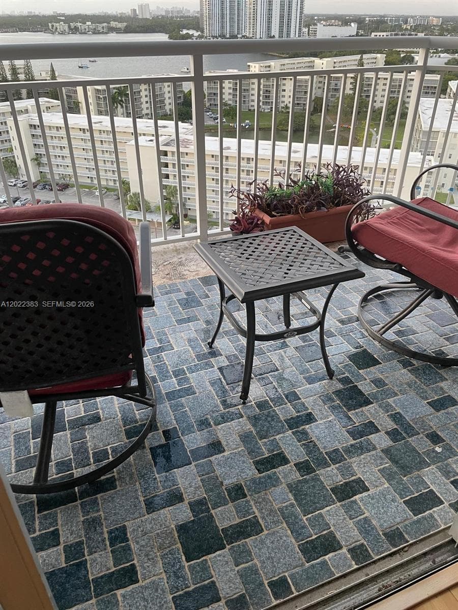 18021 Biscayne Blvd 1701/2 photo 7