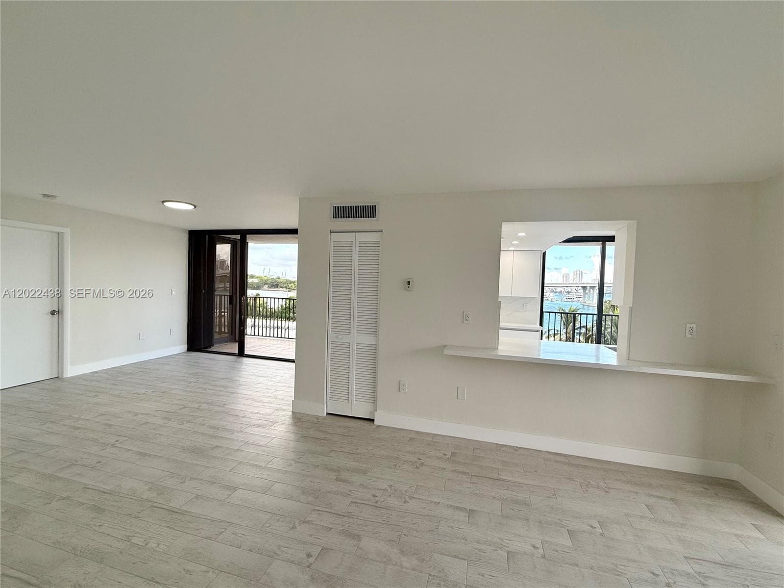 801 Venetian Dr 408 photo 13