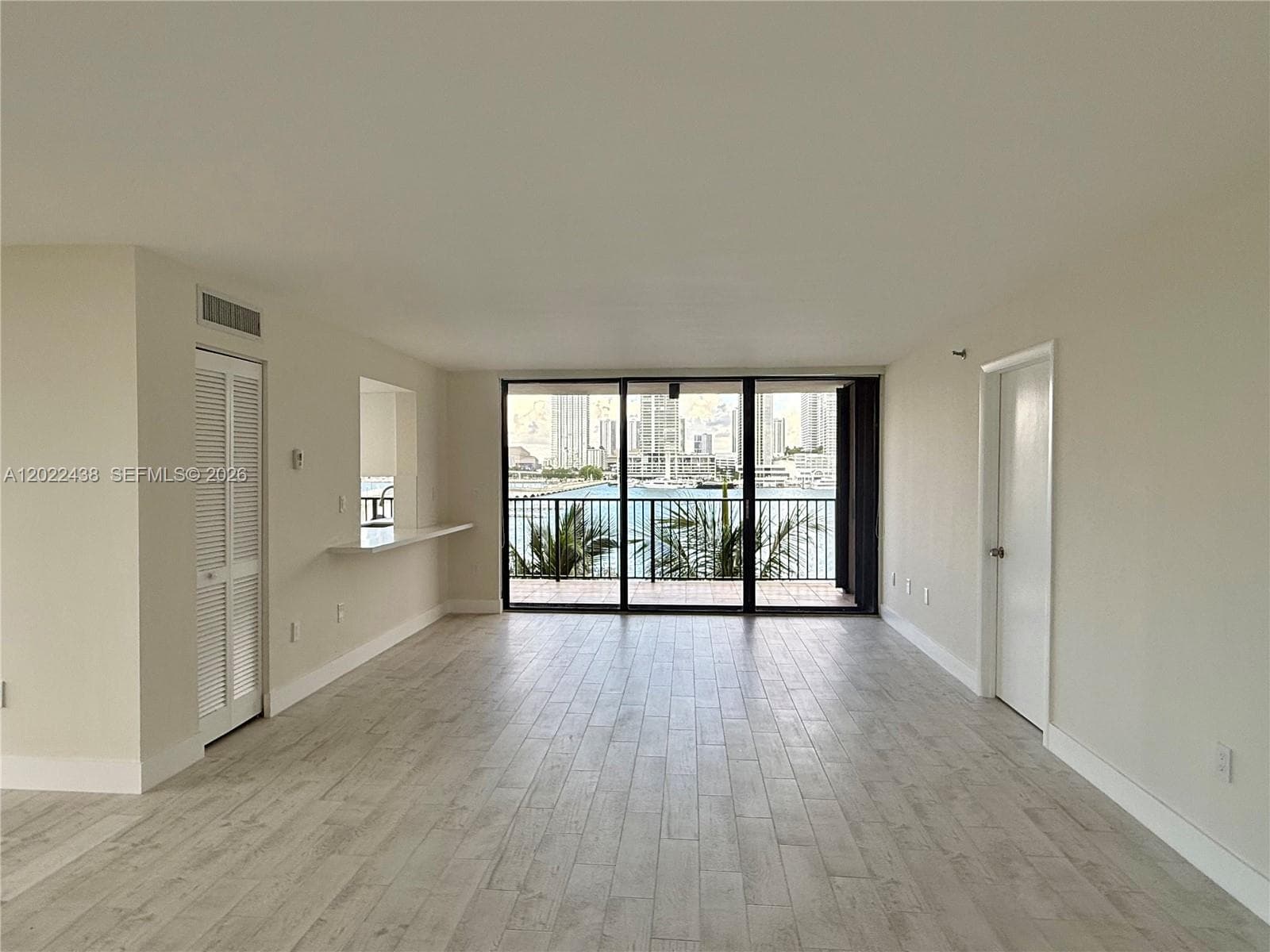 801 Venetian Dr 408 photo 7