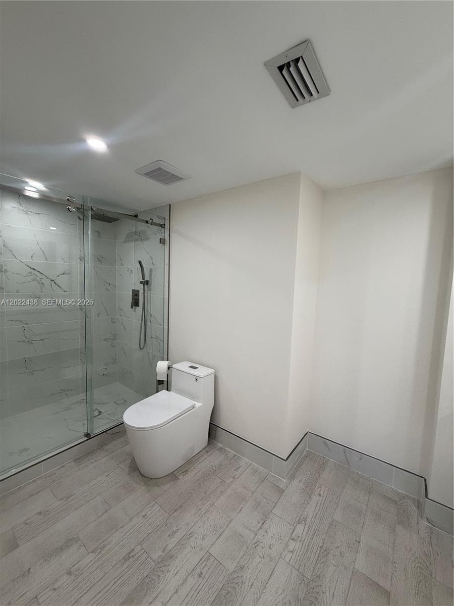 801 Venetian Dr 408 photo 21