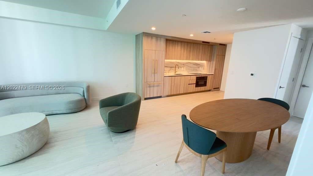 77 5st 2306 photo 11