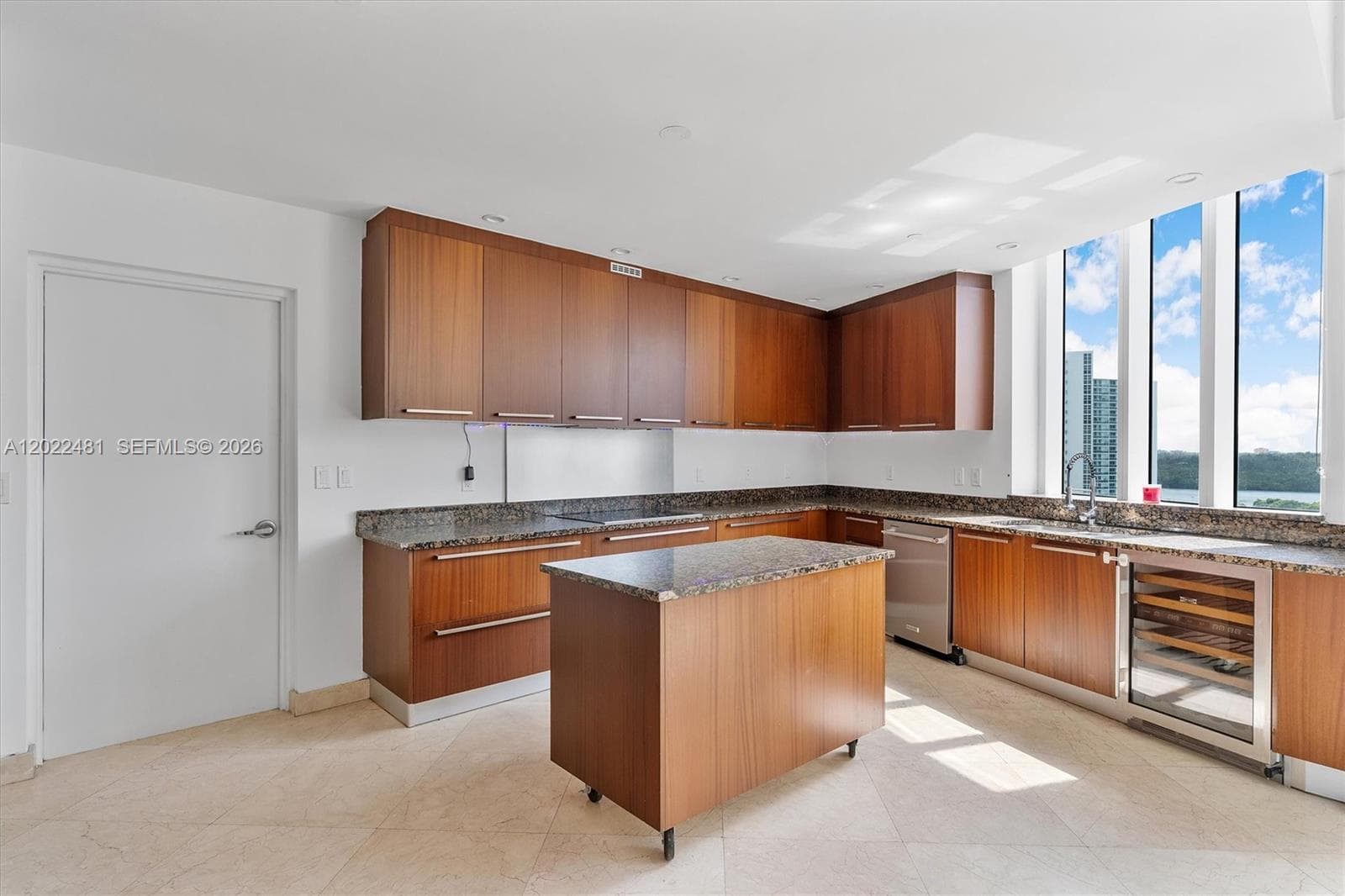 15901 Collins Ave 904 photo 16