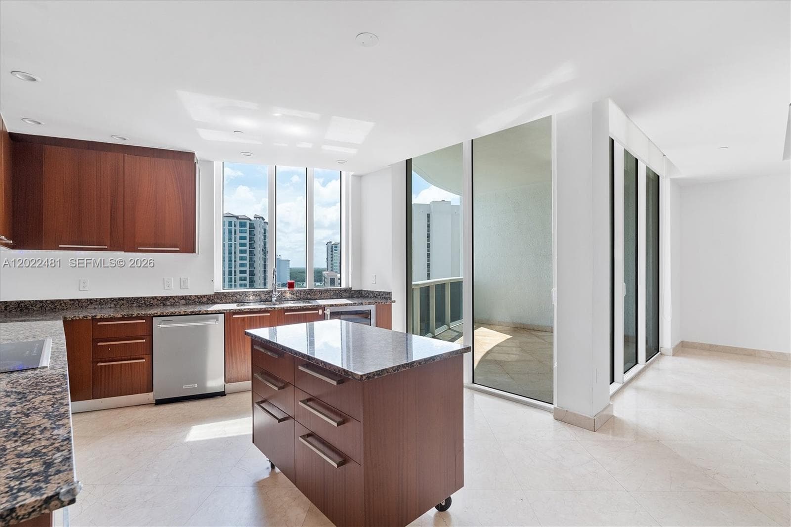 15901 Collins Ave 904 photo 18