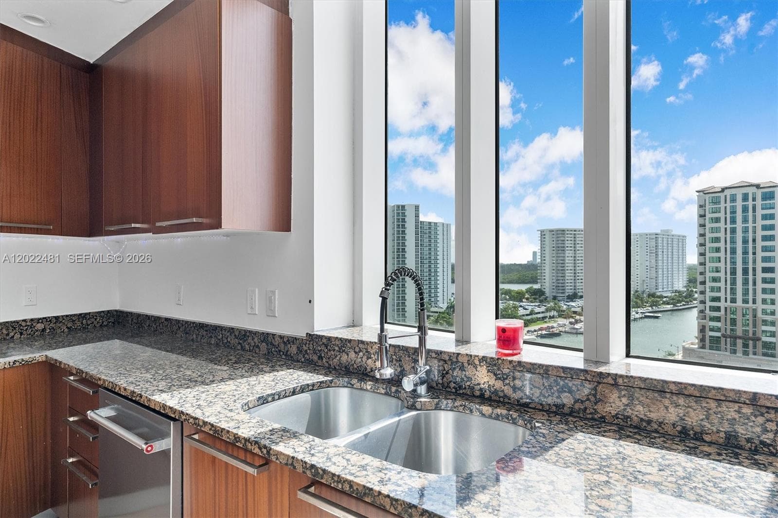 15901 Collins Ave 904 photo 19
