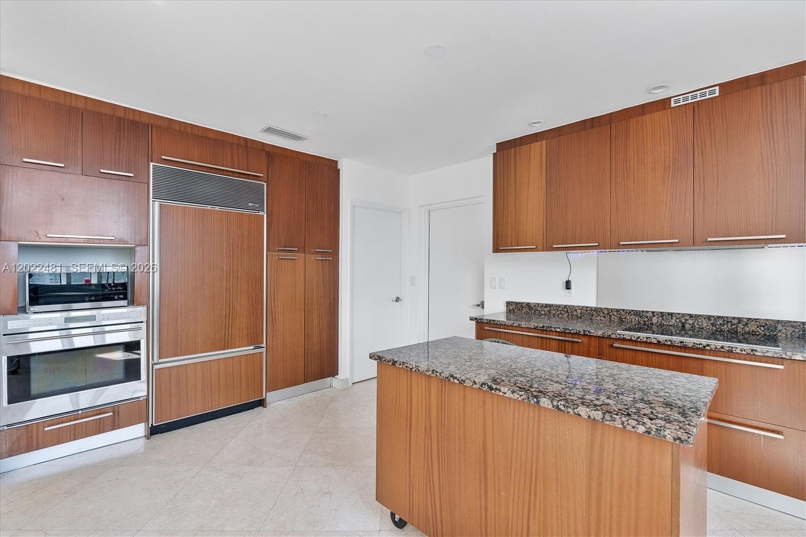 15901 Collins Ave 904 photo 21