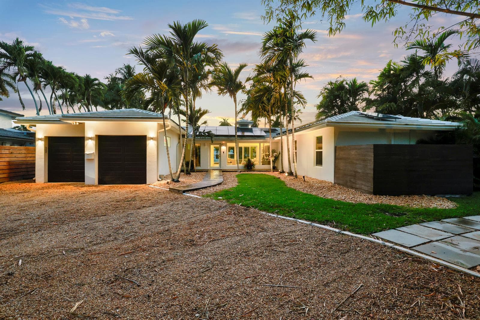 1321 Tangelo Isle photo 1
