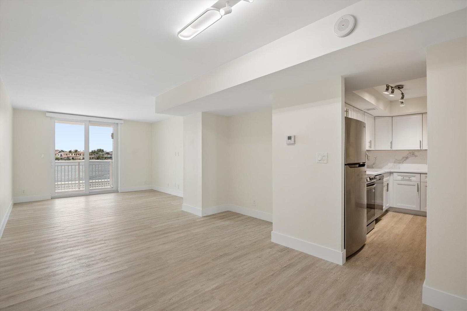 511 Bayshore Drive 206 photo 6