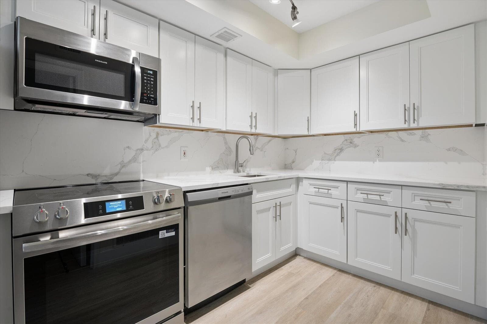 511 Bayshore Drive 206 photo 7