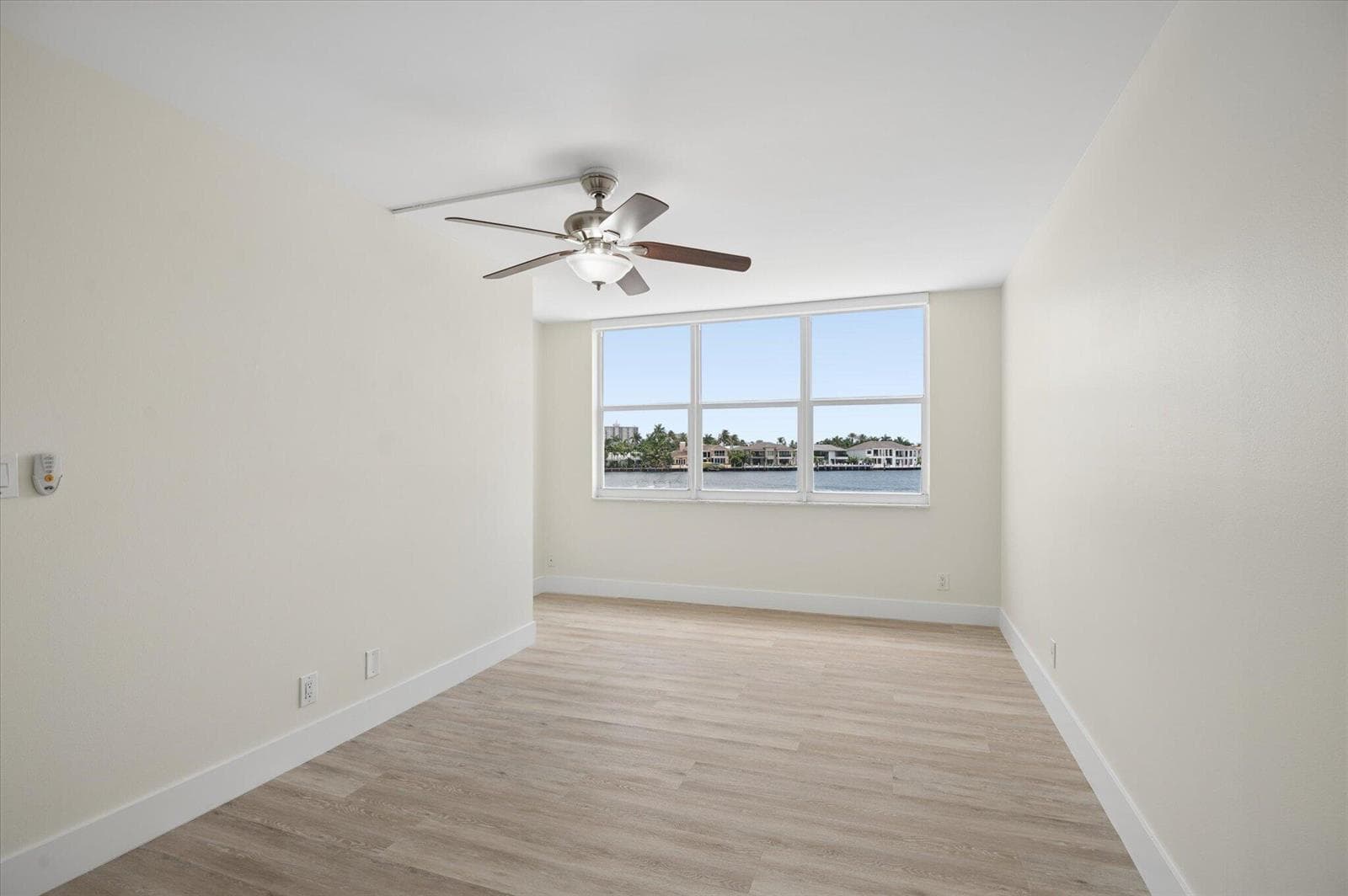 511 Bayshore Drive 206 photo 9