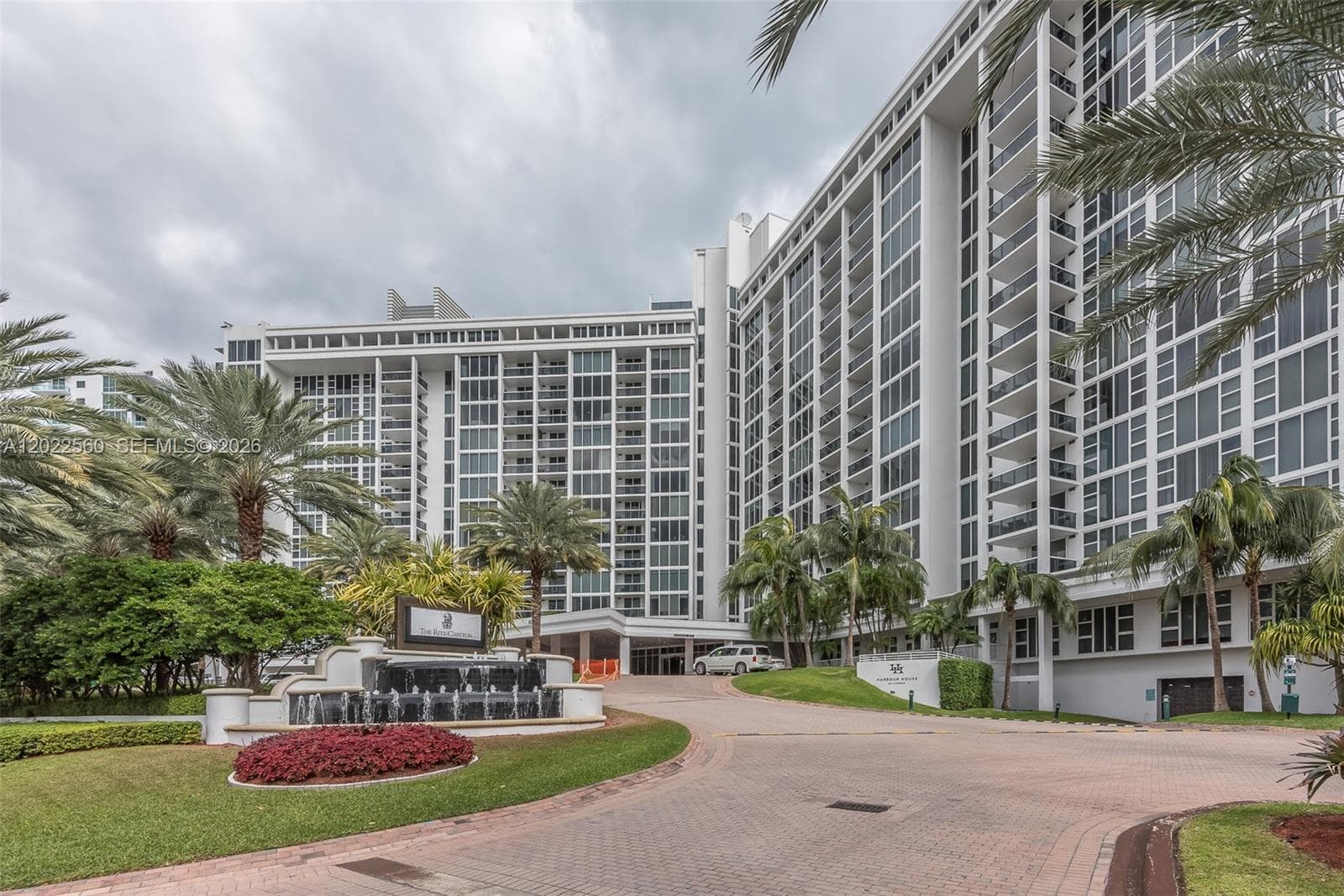 10275 Collins Ave 706 photo 1