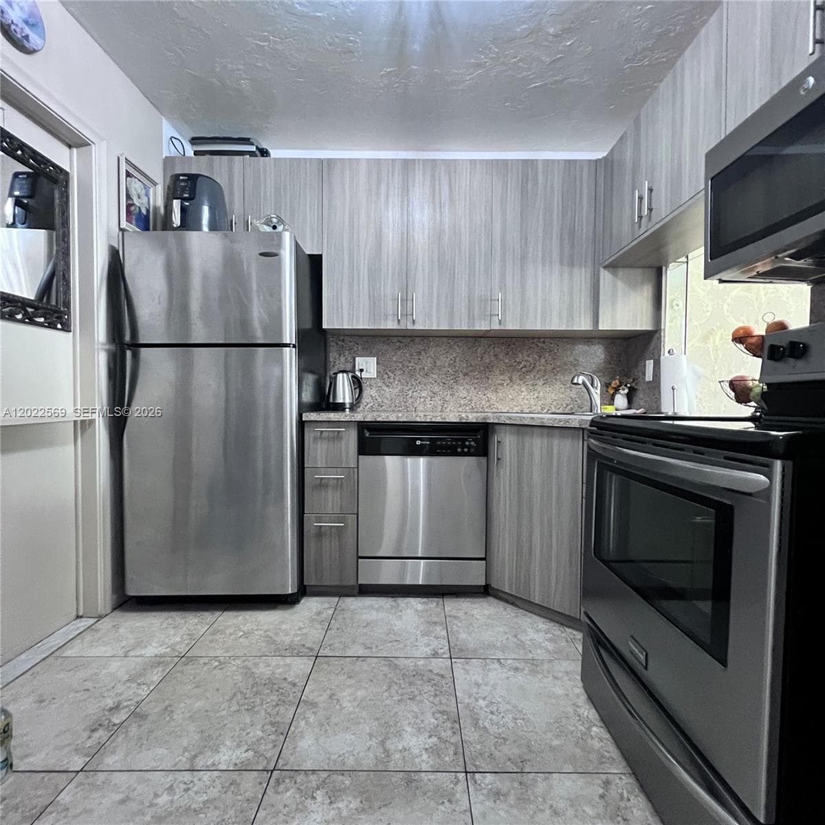 1801 Ocean Dr 536 photo 1