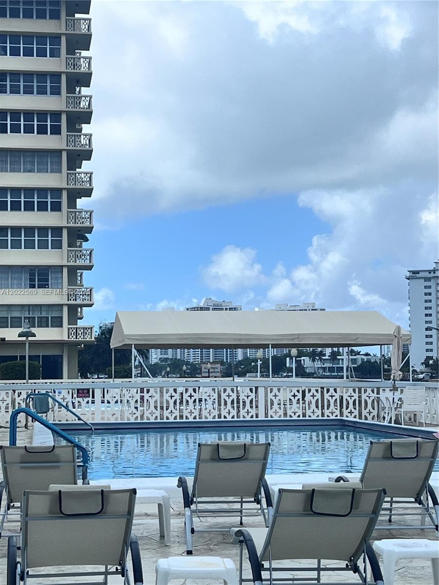 1801 Ocean Dr 536 photo 14