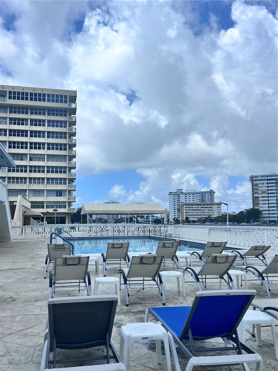 1801 Ocean Dr 536 photo 15