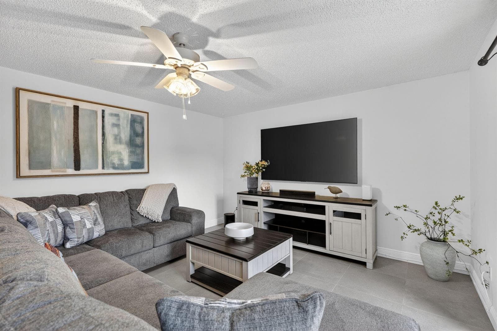 825 Center Street 32b photo 6