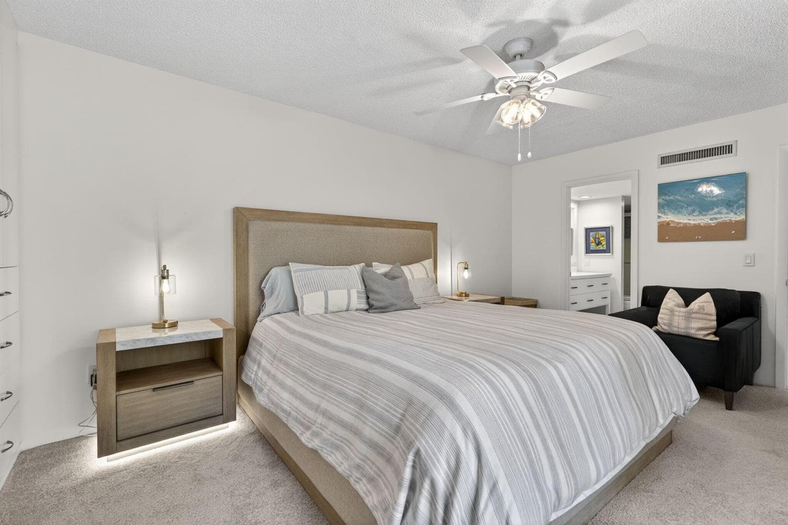 825 Center Street 32b photo 13