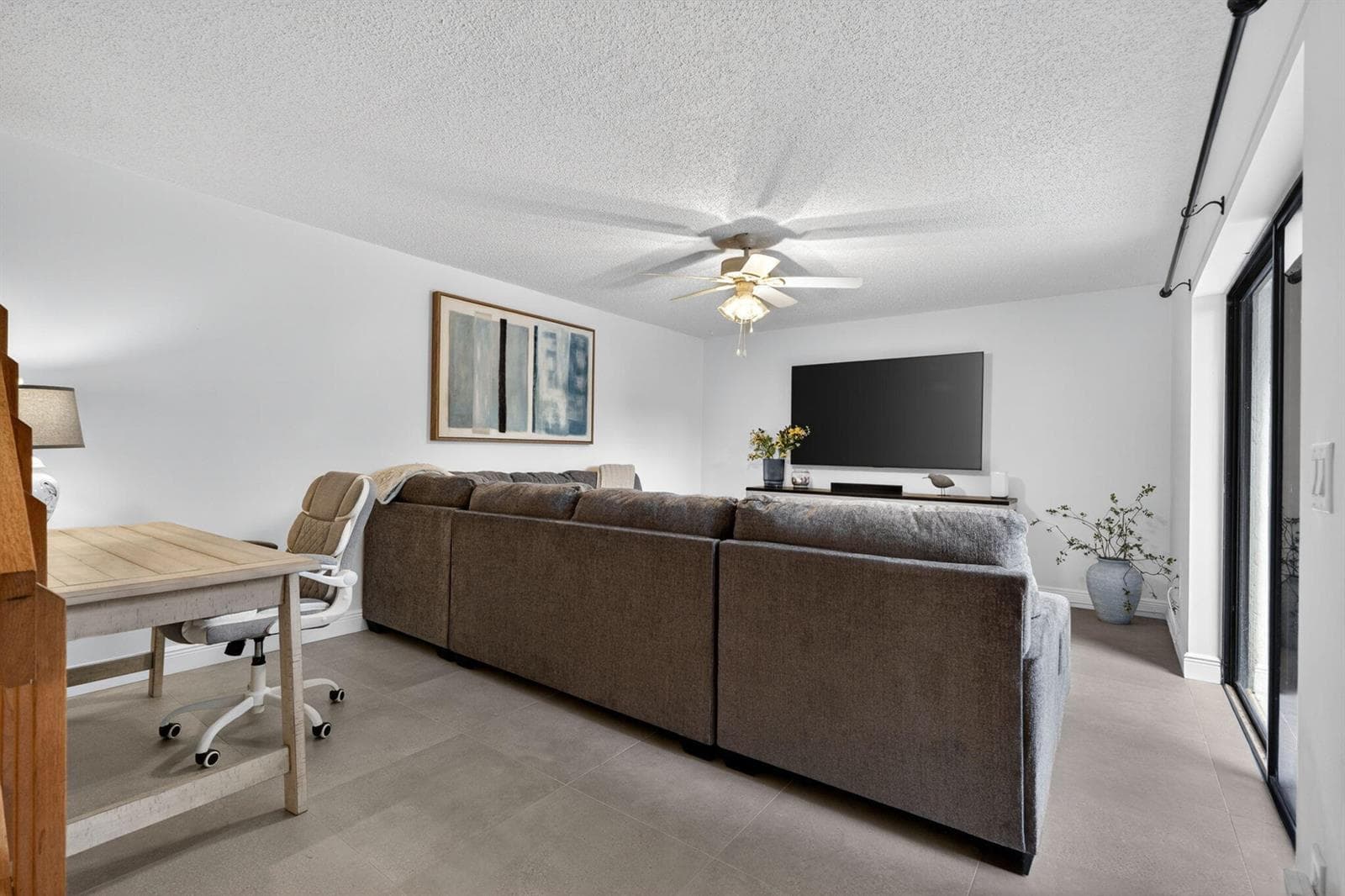 825 Center Street 32b photo 5