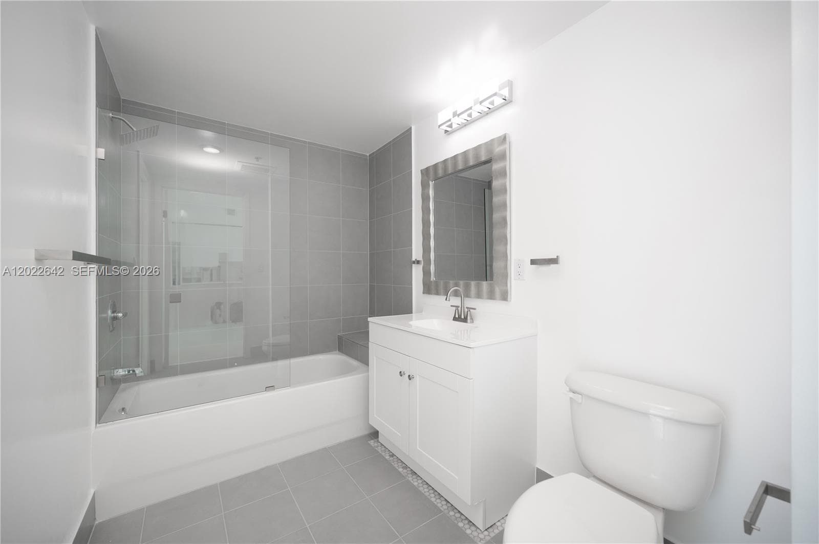 92 3rd St 3411 photo 12