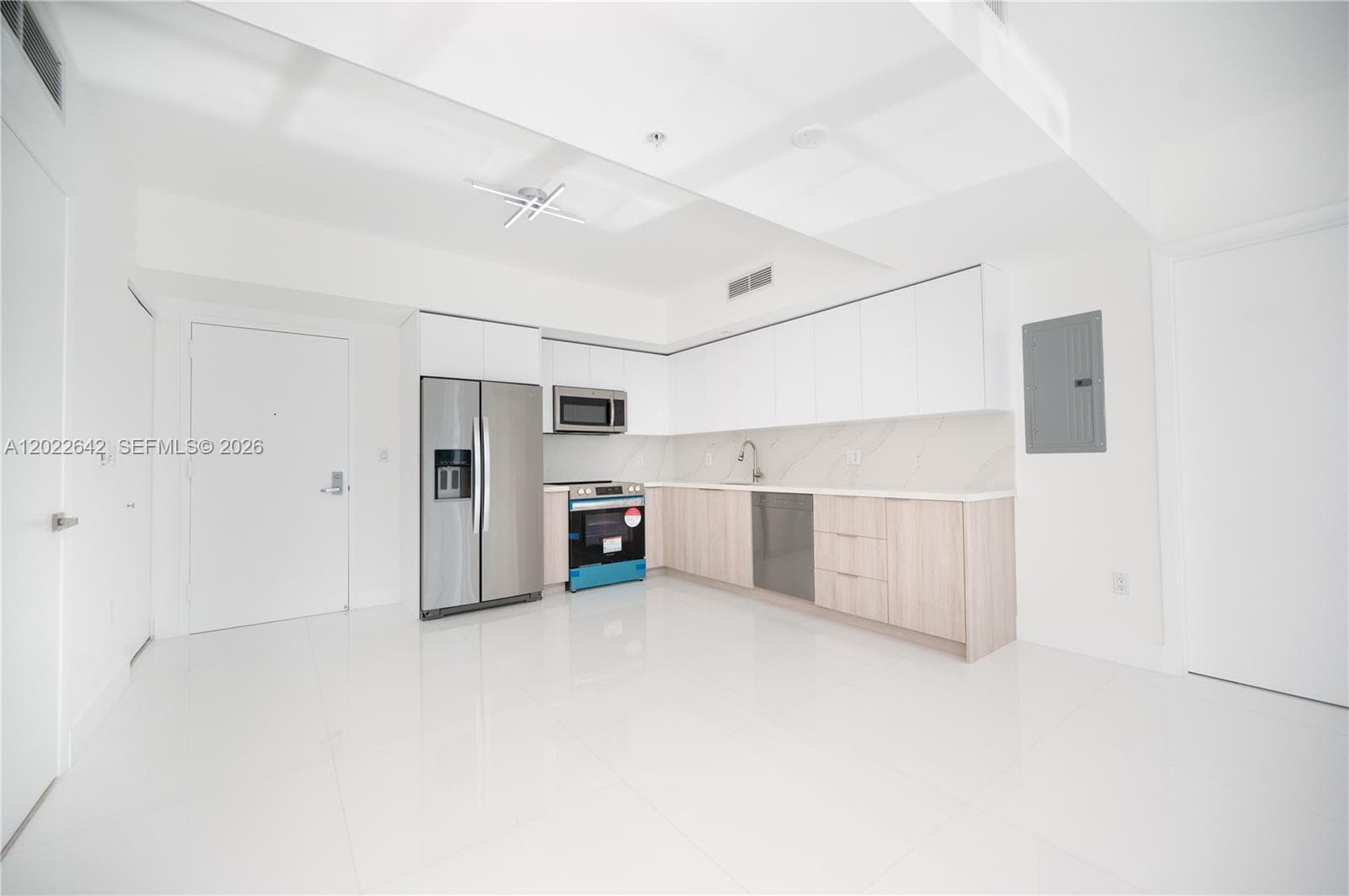 92 3rd St 3411 photo 1