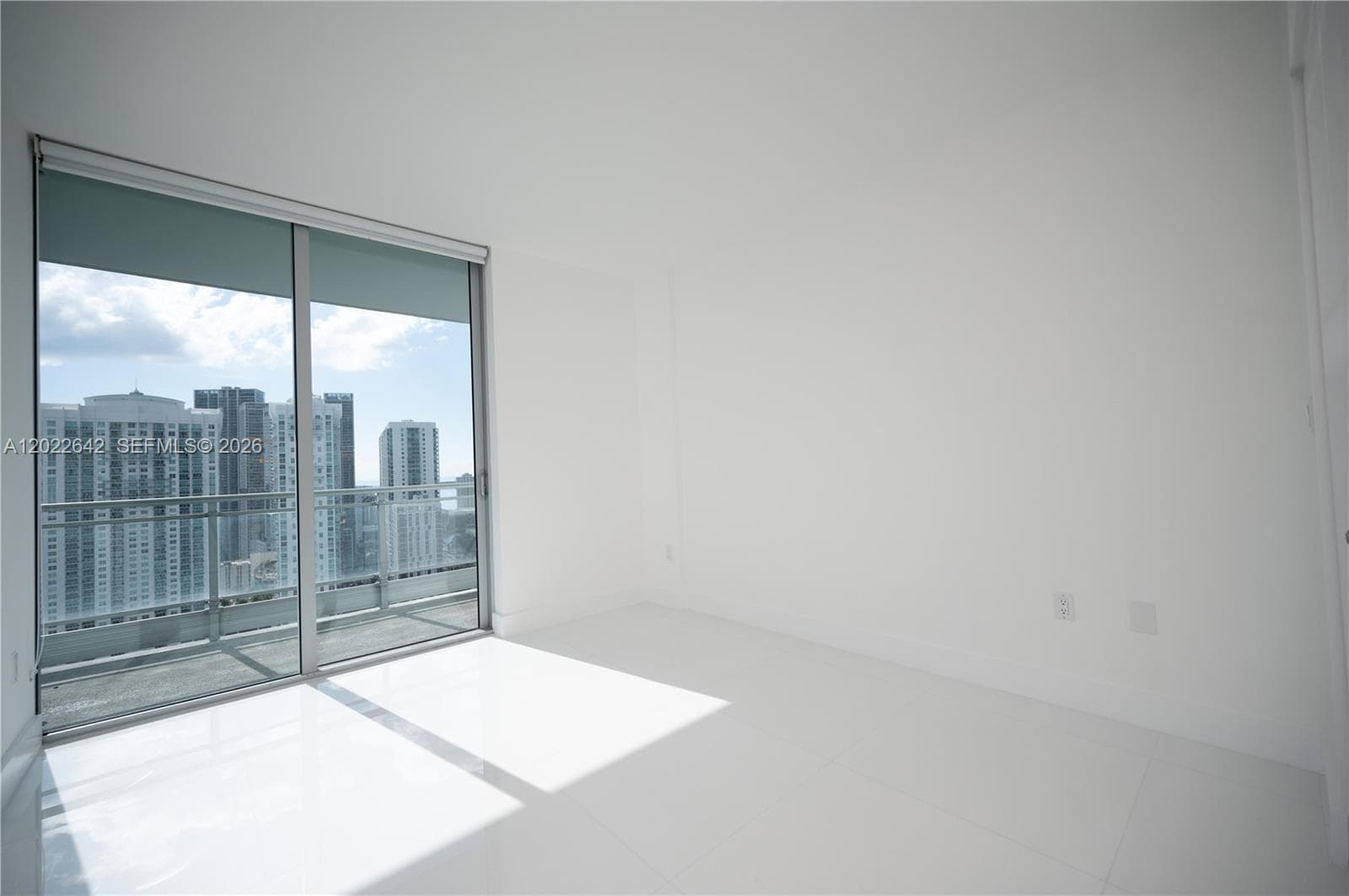 92 3rd St 3411 photo 4