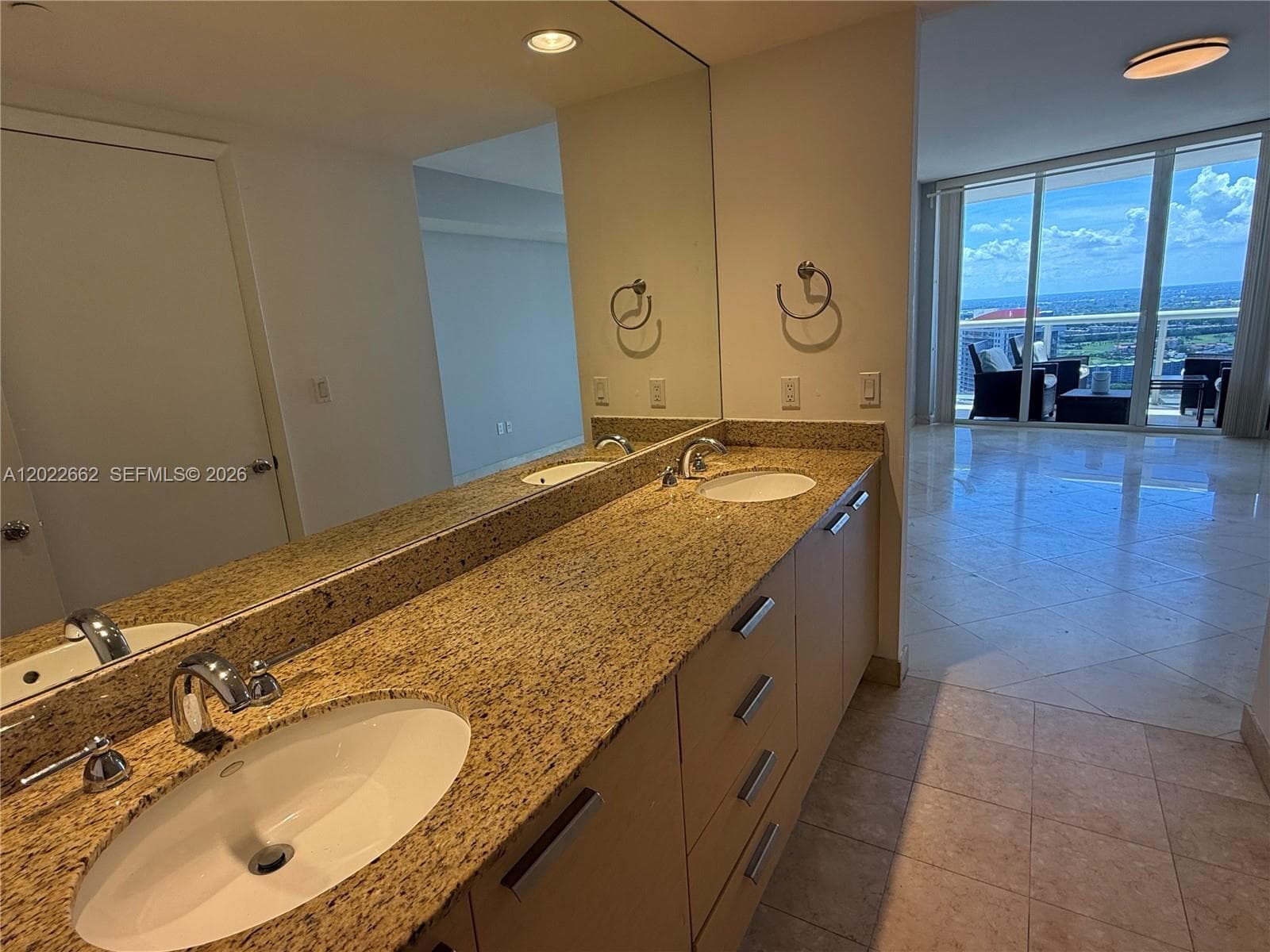 1850 OCEAN DR 4009 photo 12