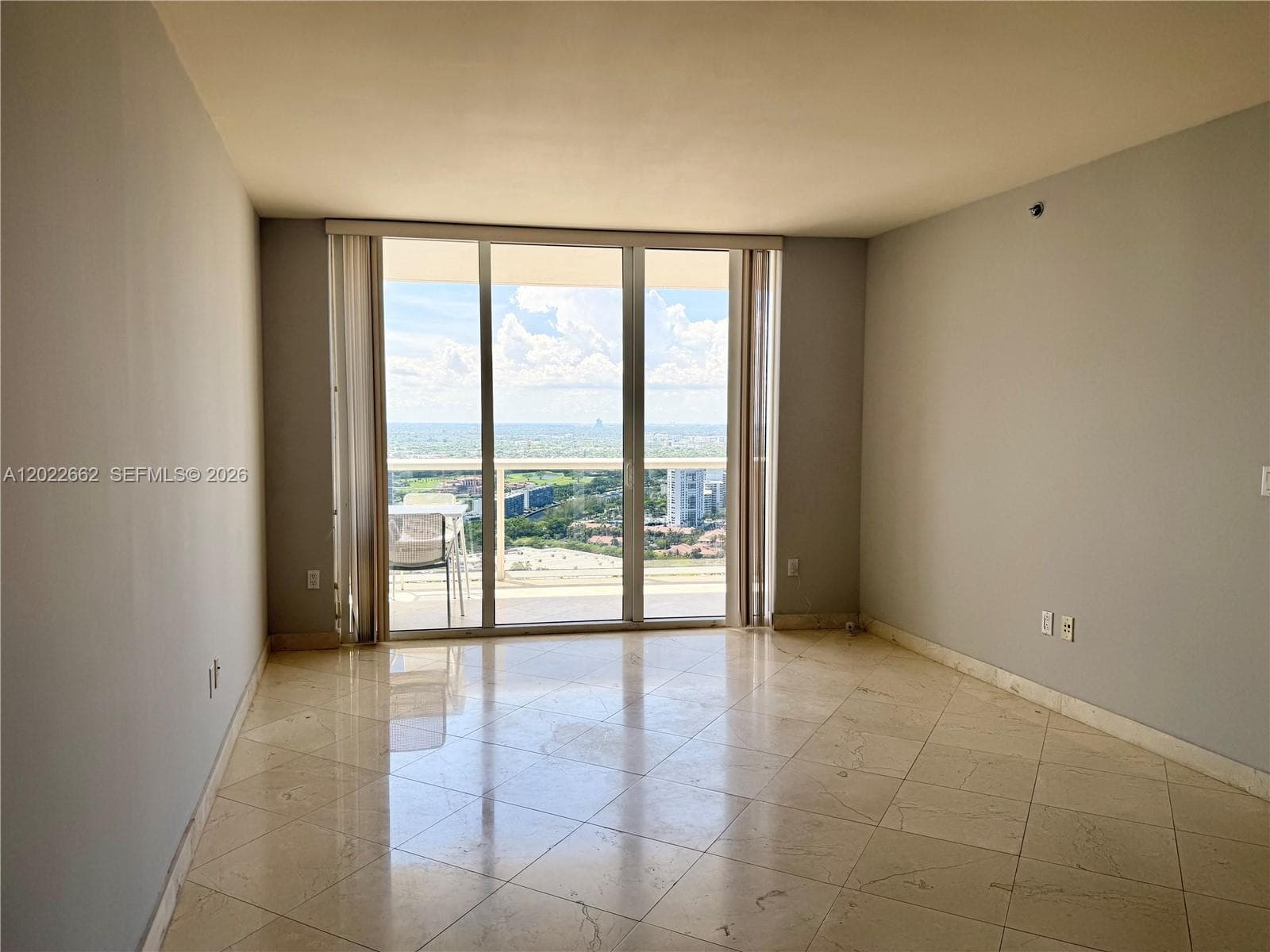1850 OCEAN DR 4009 photo 7
