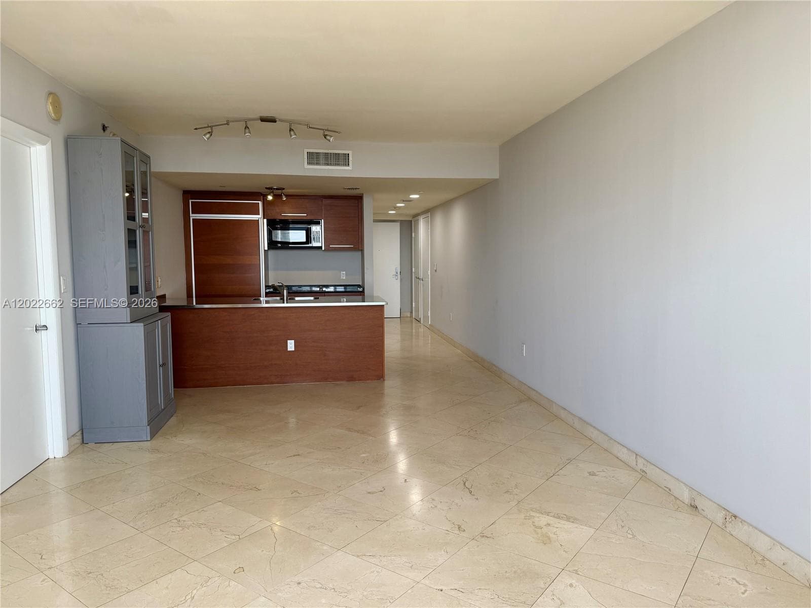 1850 OCEAN DR 4009 photo 5