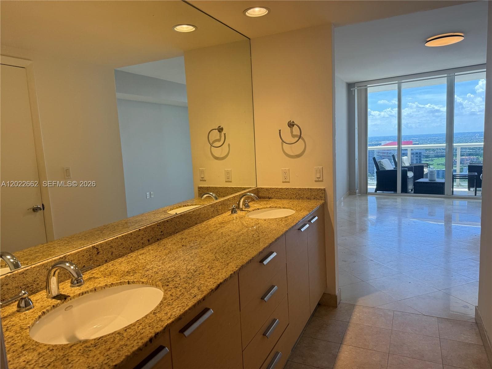 1850 OCEAN DR 4009 photo 10
