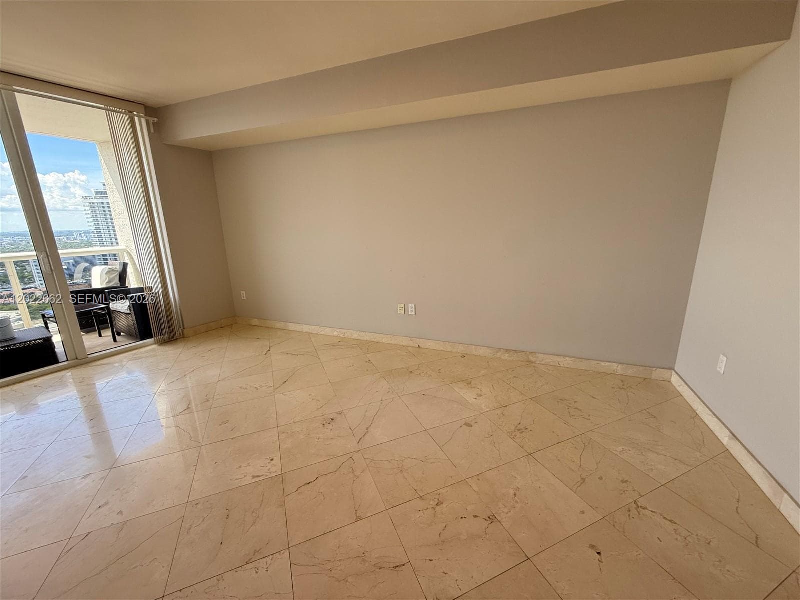 1850 OCEAN DR 4009 photo 8