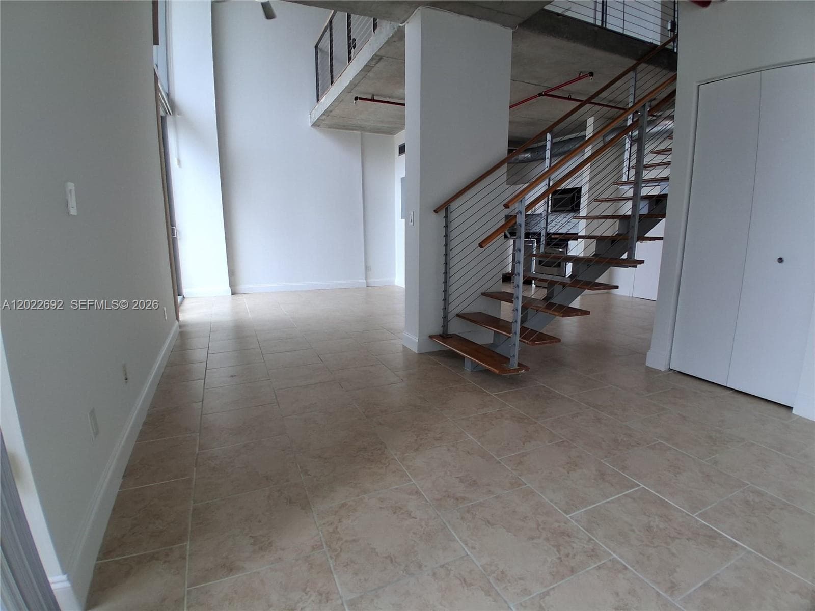 690 SW 1st Ct PHI19 photo 2